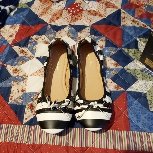 Mark and maddux slide on shoes - Picture 3 of 4